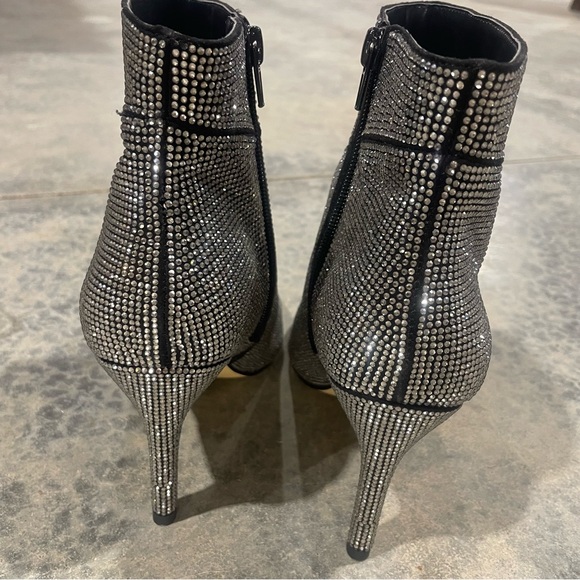 White House Black Market- SZ 7.5 NWOT Rhinestone Booties - Picture 7 of 10